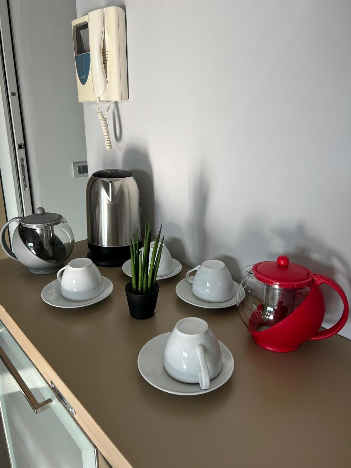 B&B Serangi - Il Piacere Di Sentirsi A Casa チェルコラ エクステリア 写真