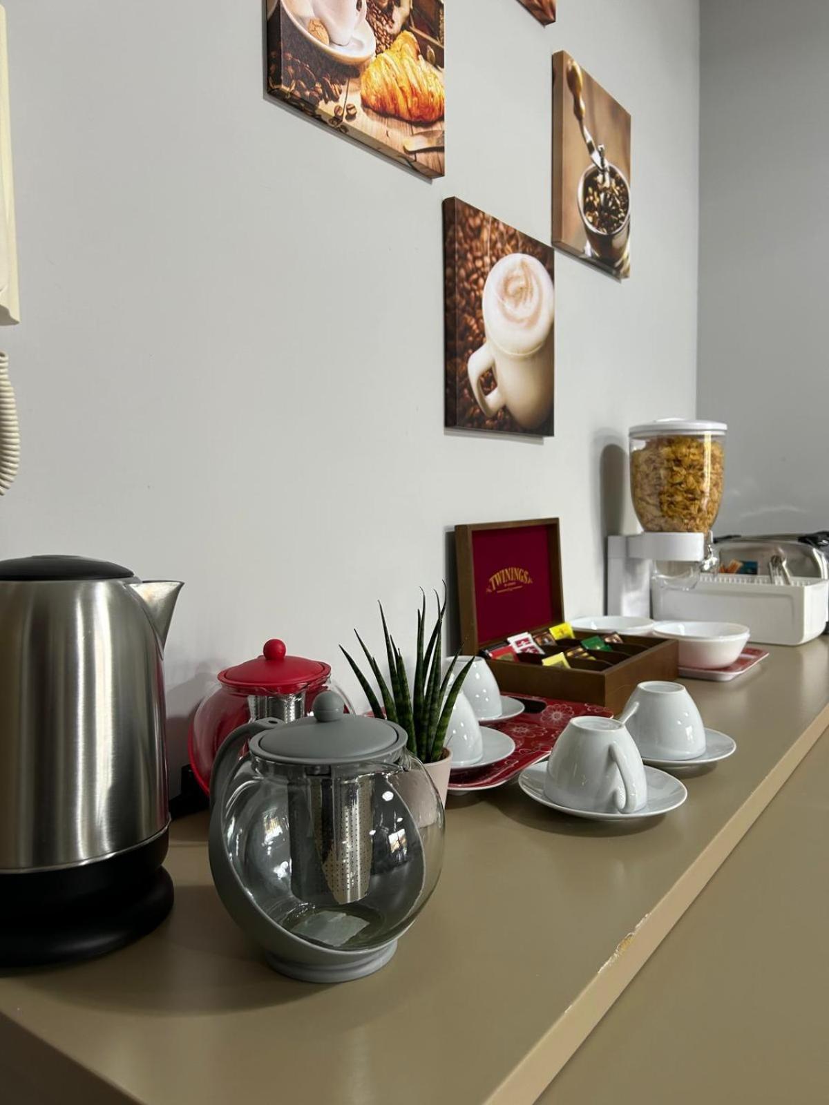 B&B Serangi - Il Piacere Di Sentirsi A Casa チェルコラ エクステリア 写真