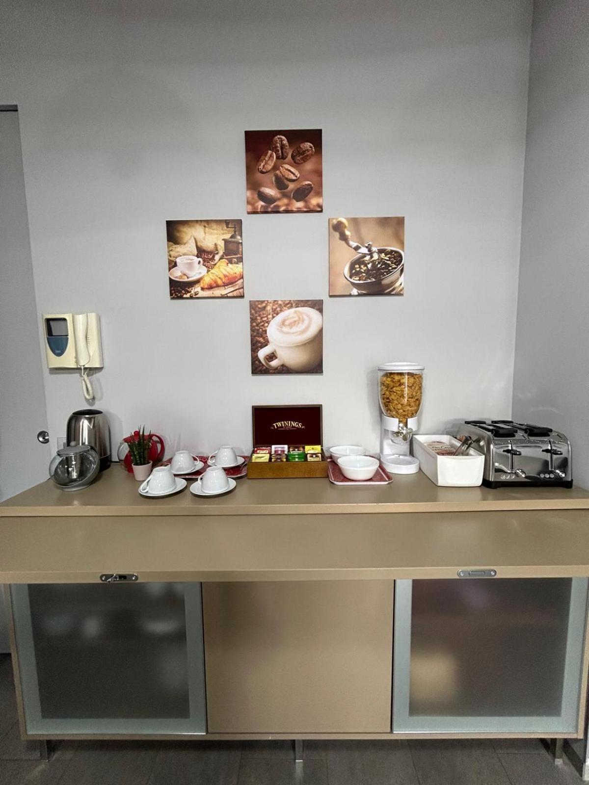 B&B Serangi - Il Piacere Di Sentirsi A Casa チェルコラ エクステリア 写真